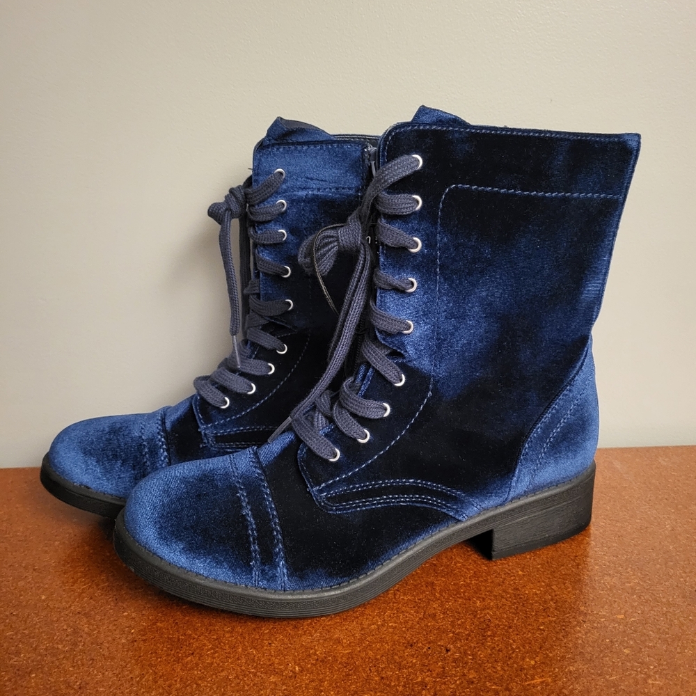Size 11M Arizona Jean Co. Navy "Velvet" AZ Julie Heeled Boots